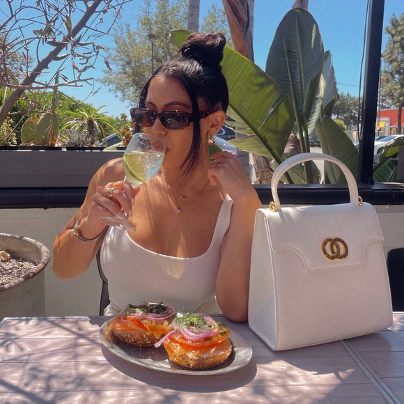 VINTAGE WHITE CELINE BAG AUTHENTIC WHITE/GOLD INTERLOCKING O TOP HANDLE BAG - Picture 6 of 10